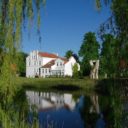Ferienanlage Gutshaus Gramkow Buitenkant foto