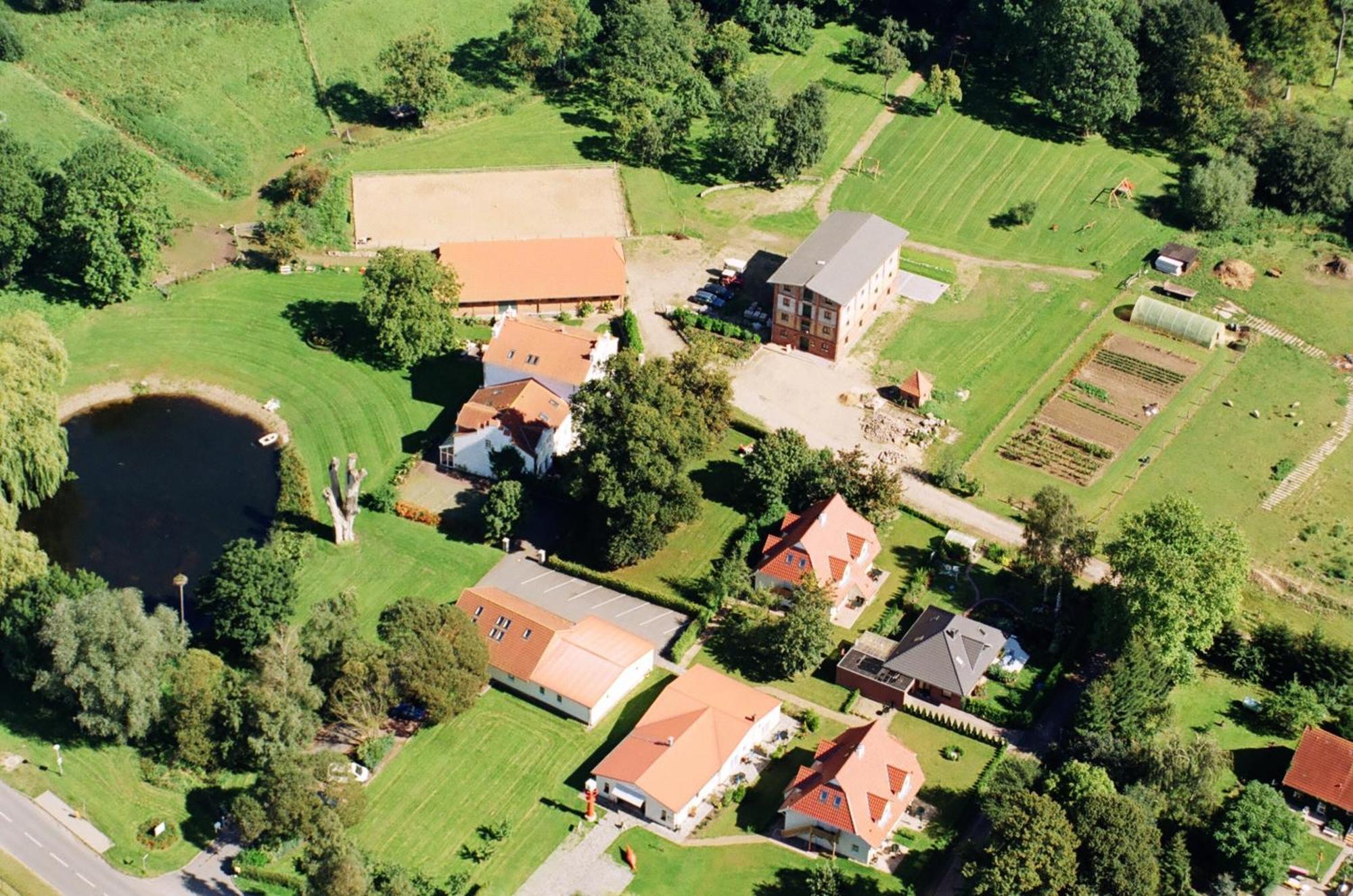 Ferienanlage Gutshaus Gramkow Buitenkant foto