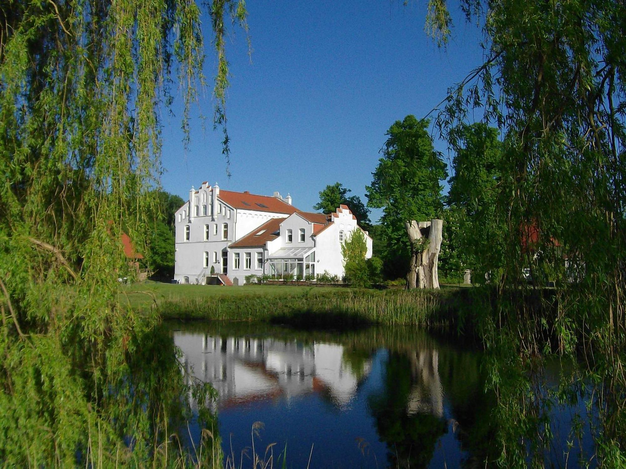 Ferienanlage Gutshaus Gramkow Buitenkant foto